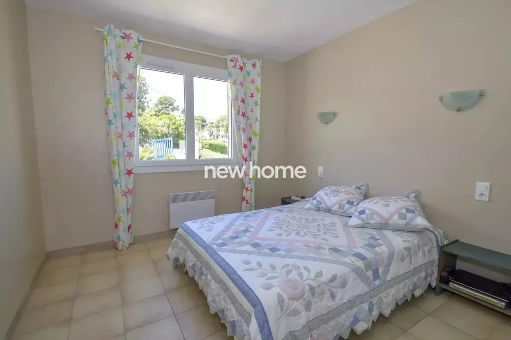 Chambres - Villa Luxueuse avec Vue Mer à Saint-Aygulf