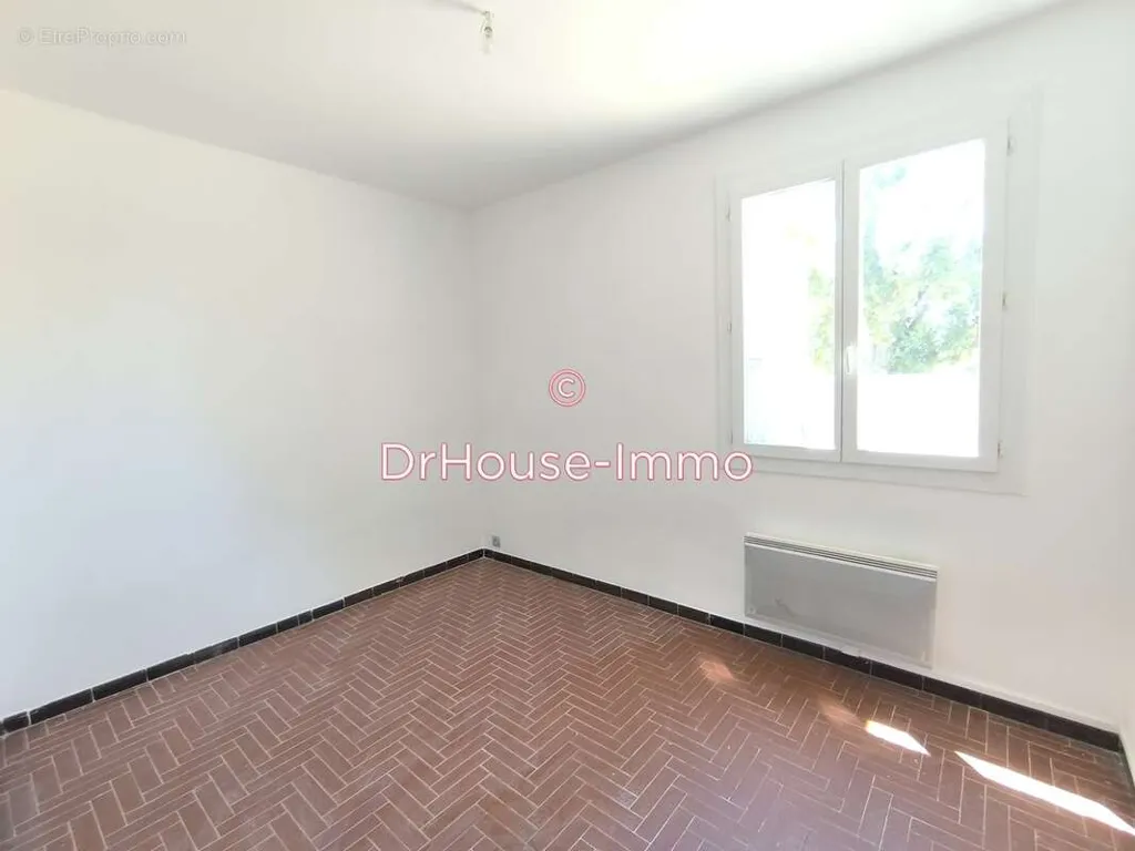Pièces - Maison Charmante avec Terrasse au 12ème Arrondissement de Marseille