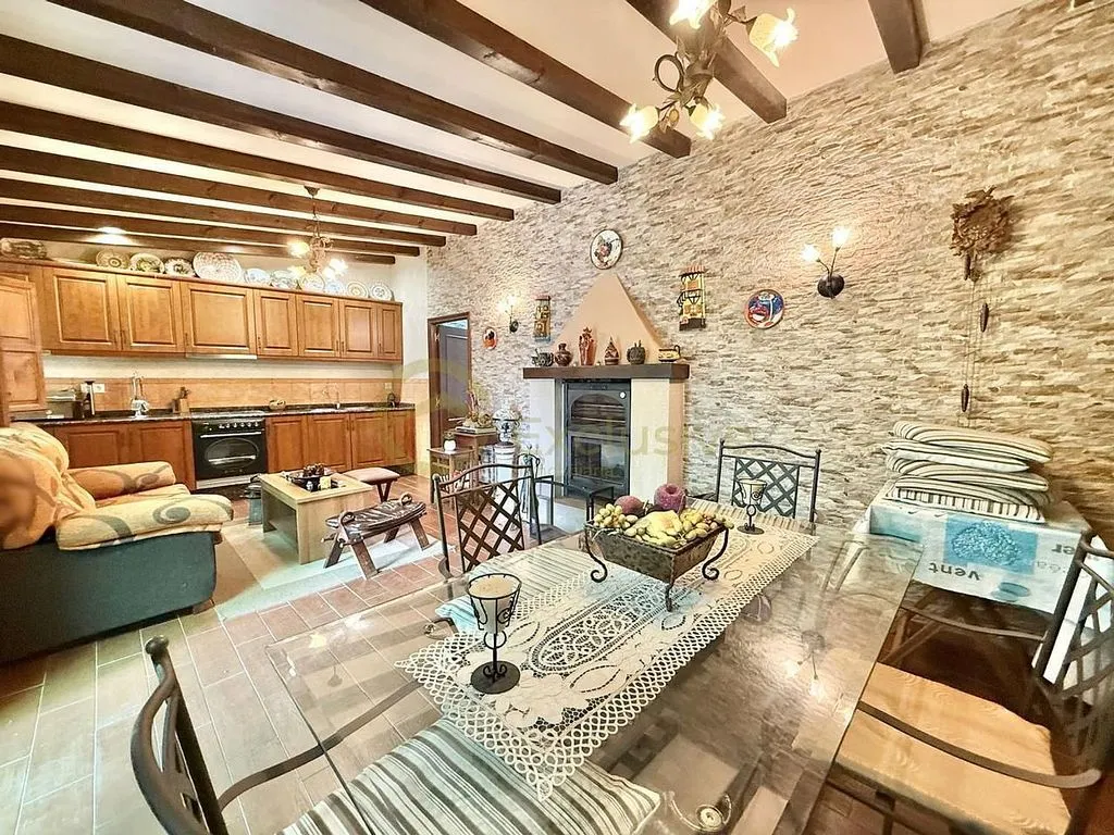 Salle à manger - Chalet with Pool and Terrace in Lugar Granda