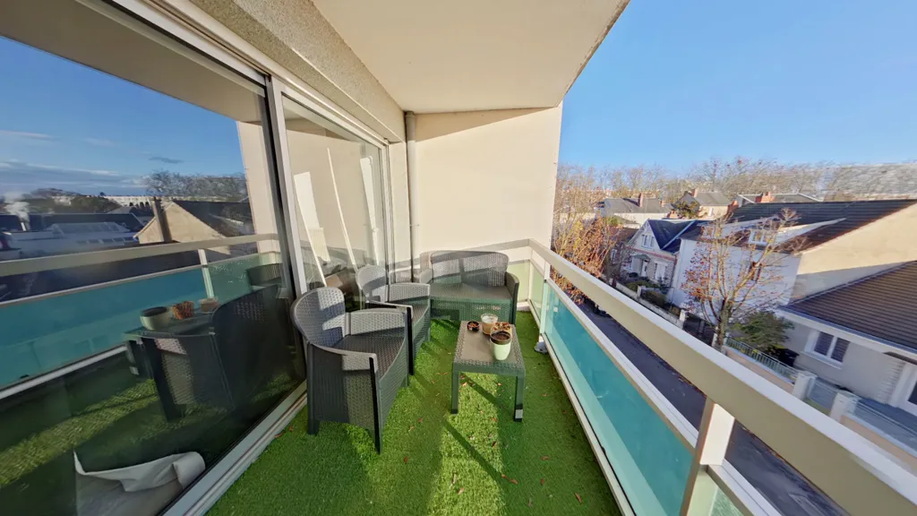 Rõdu - Renovated 2-Bed Flat with Balcony in Châtellerault
