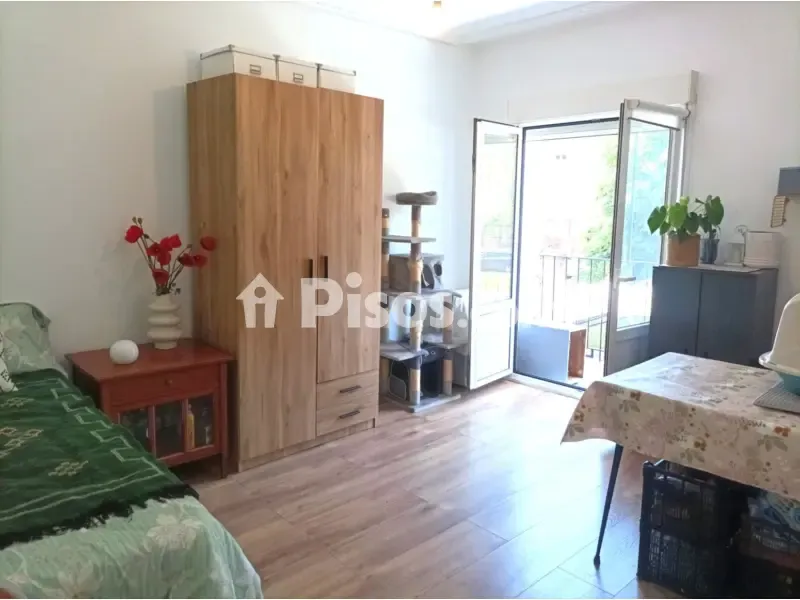 Chambres - Modernised Flat with East-West Orientation in Barreda