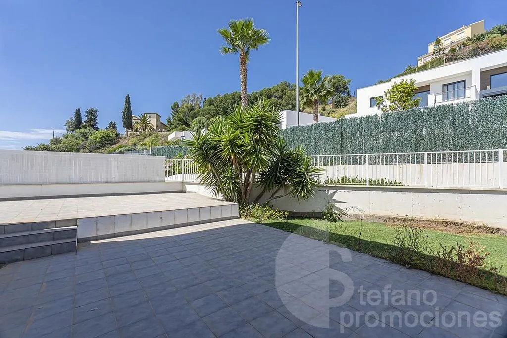 Terrasse - Luxury Villa with Sea Views in Málaga Este