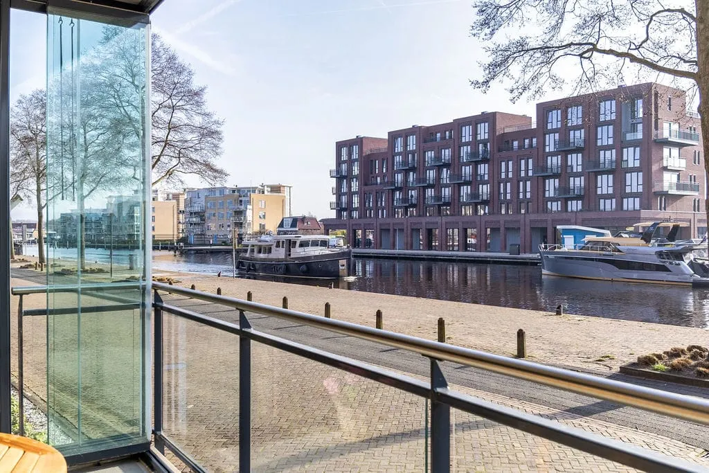 Balcon - Modern Apartment with Balcony in Sneek