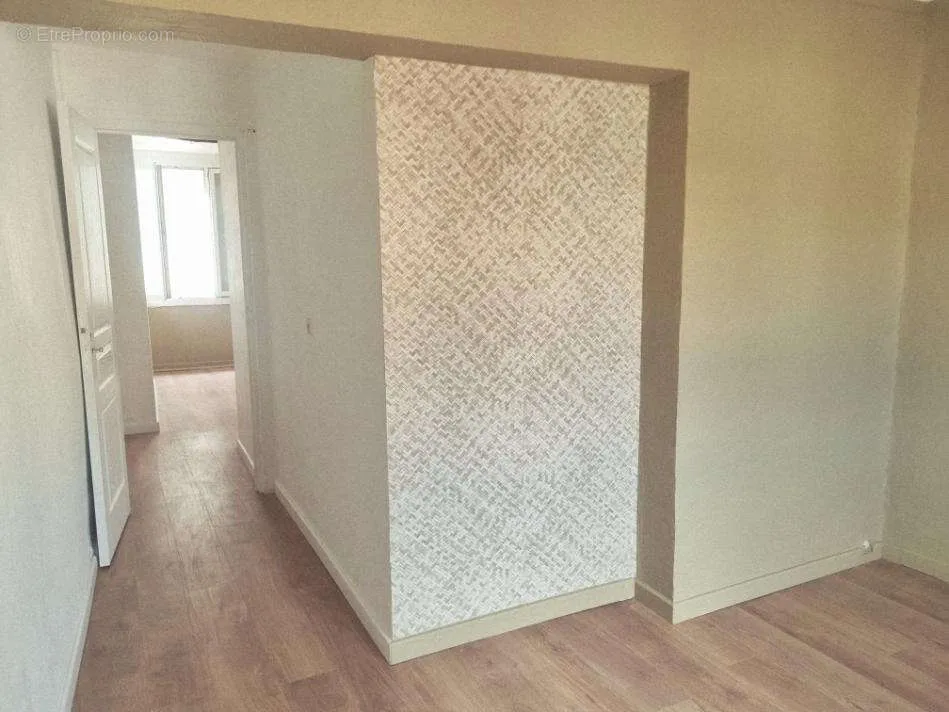 hallway_entrance