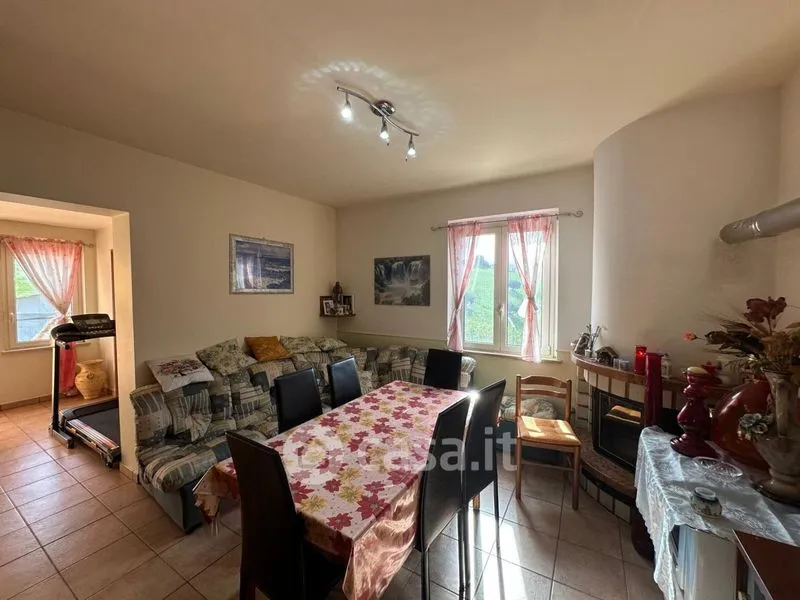 Salle à manger - Operational Farmhouse with Olive Grove in Atri