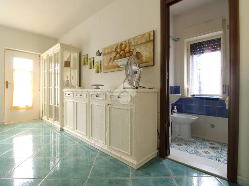 Entrée - Duplex with Private Garden in Villammare
