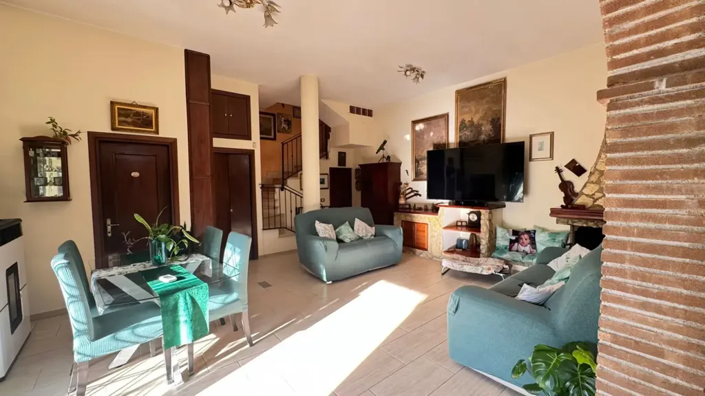 Séjour - Rustic Villa with Terraces in Guidonia Montecelio