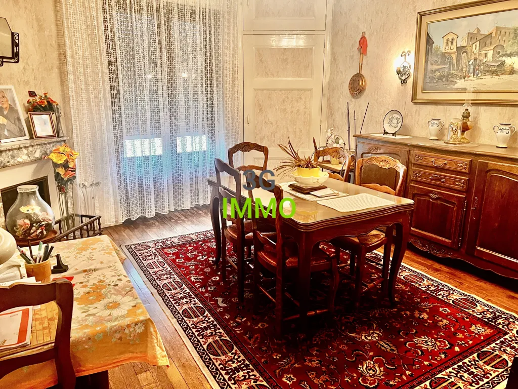 Söögituba - Renovatable 3-Bed Flat with Balcony in Nevers