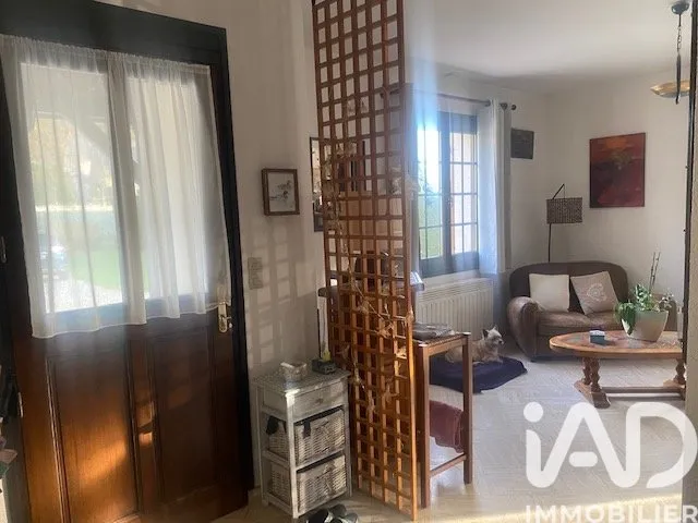 Séjour - Maison de Plain Pied avec Piscine à Attichy