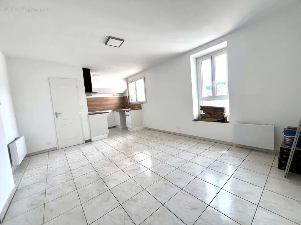 3-toaline korter asukohas Lamalou-Les-Bains