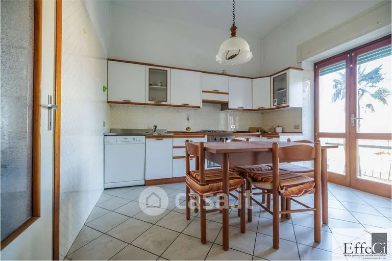 Salle à manger - Panoramic Villa with Lake View in Biandronno