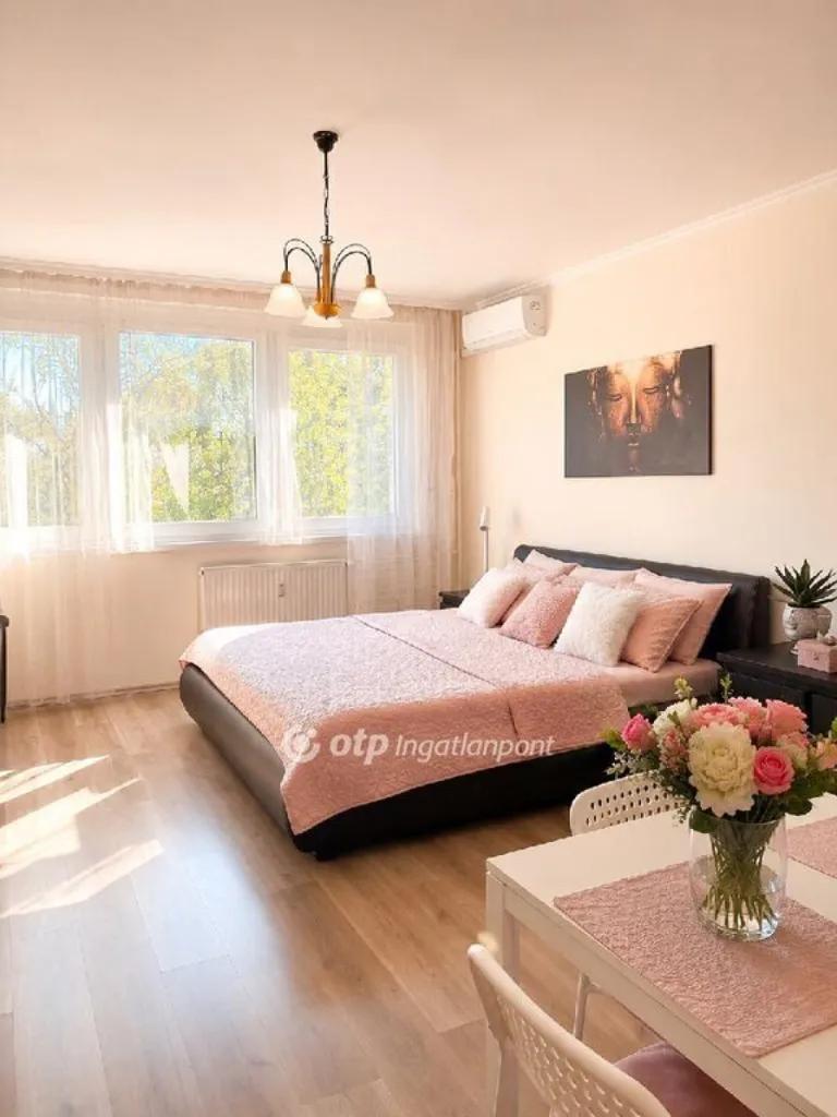 Chambres - Modernised Flat with Balcony in Budapest 10th District