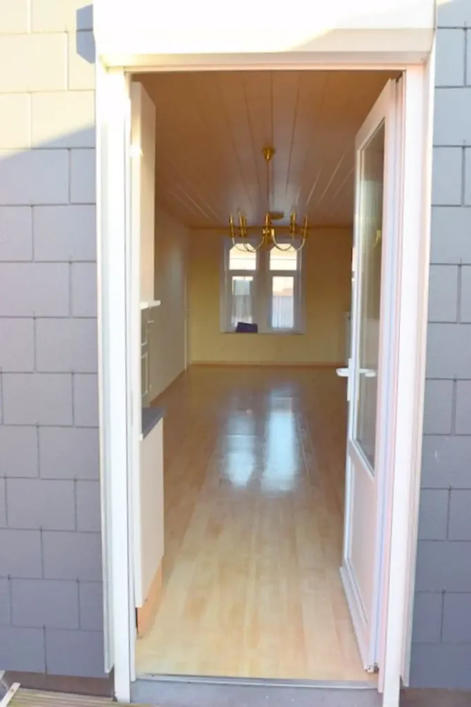 hallway_entrance