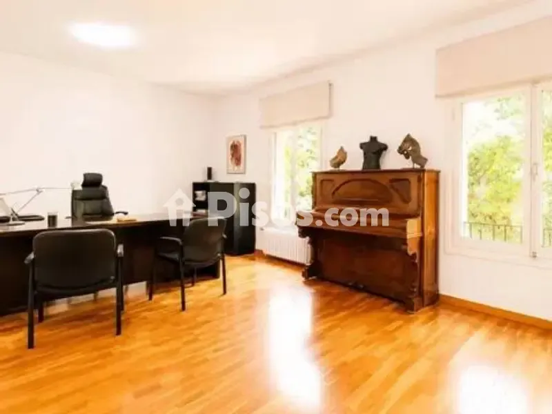 Kabinet - Apartment for Renovation with Double Orientation in Eixample
