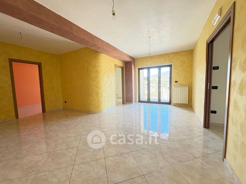 Pièces - Modern Apartment with Balcony in Potenza