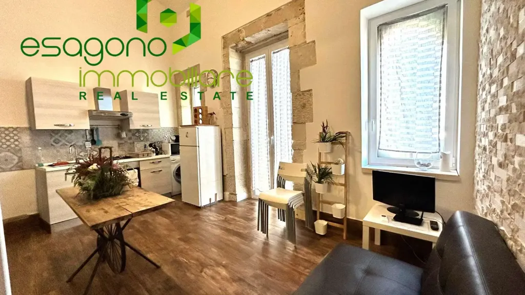 Elutuba - Rustic Trilocale with Balcony in Siracusa