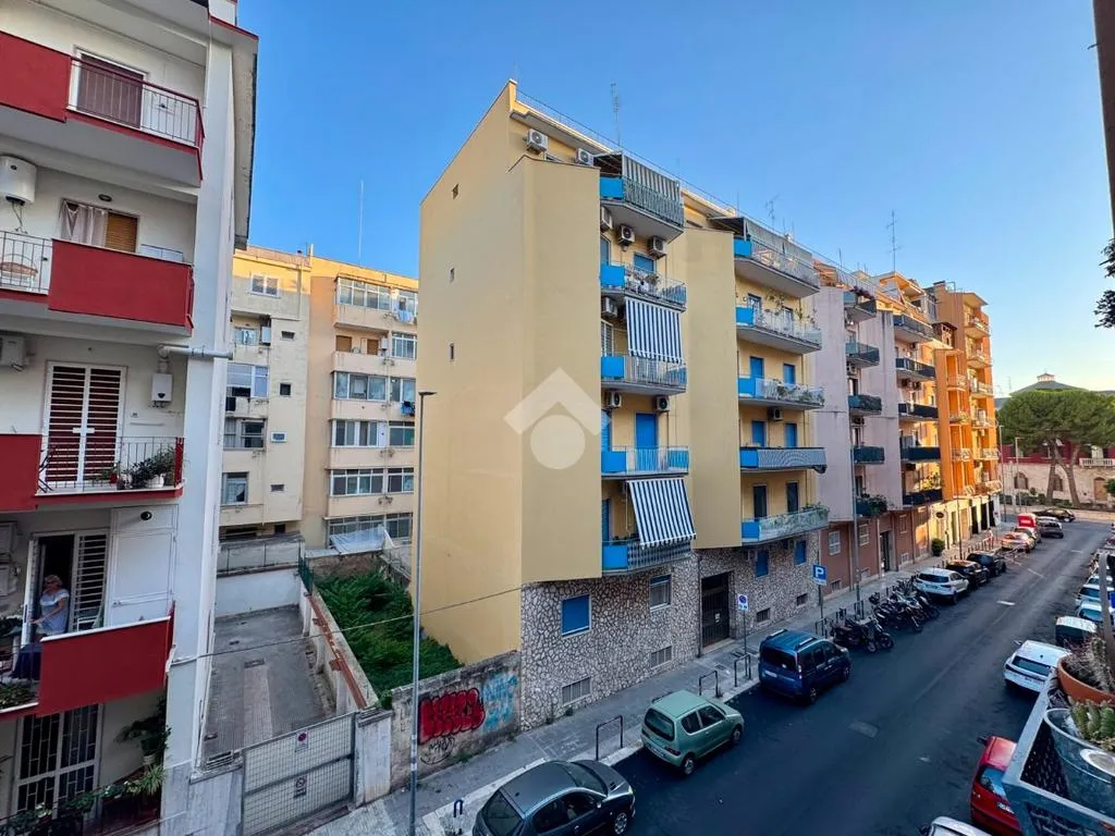 Extérieur - 3-Bedroom Apartment with Balcony in Bari