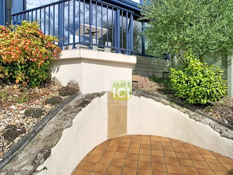Terrasse - Maison de 7 Pièces avec Piscine à Cholet