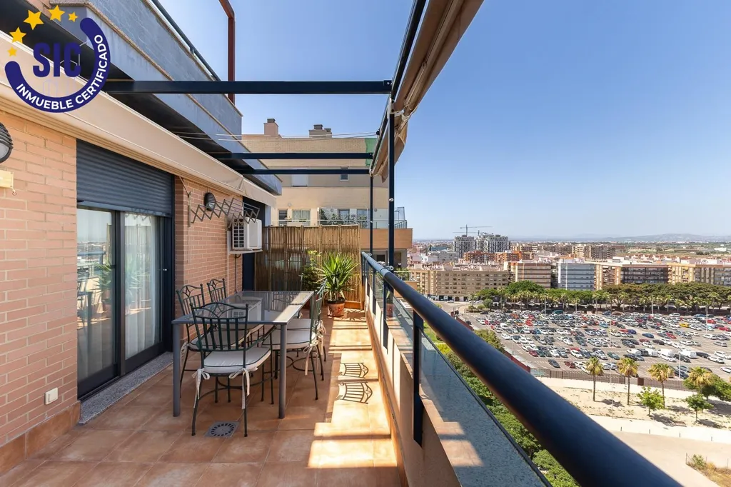 Rõdu - Premium Penthouse with Pool in Mislata