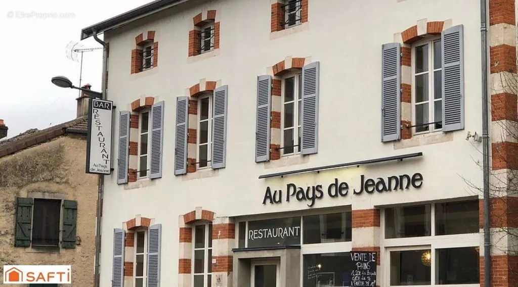 Extérieur - Restaurant avec Terrasse à Domremy-La-Pucelle