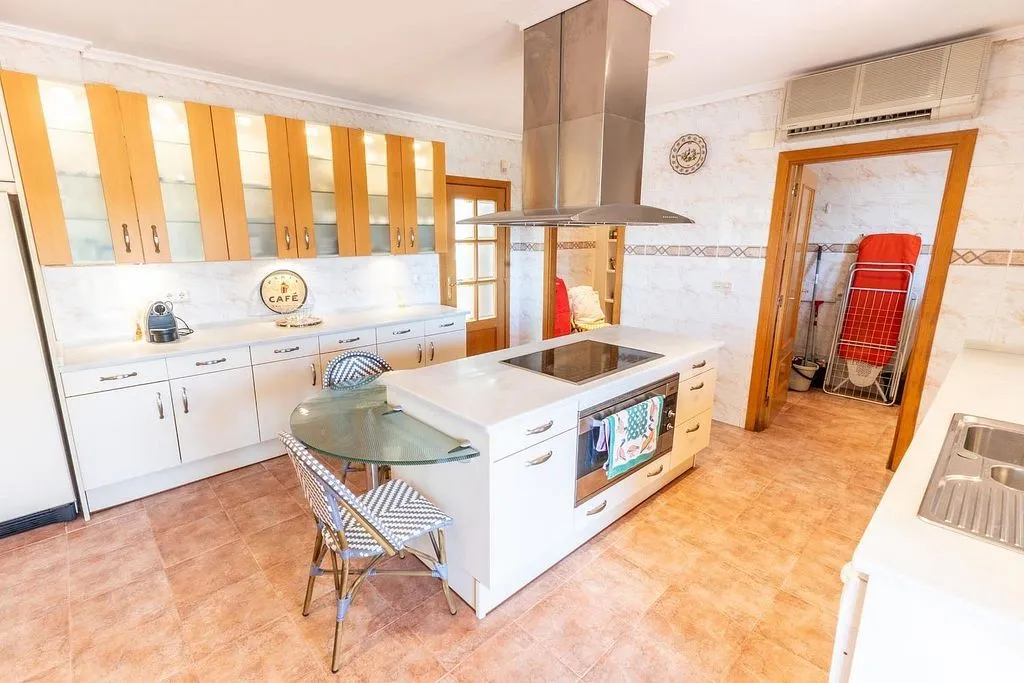 Köök - Luxury Chalet with Pool in Alginet