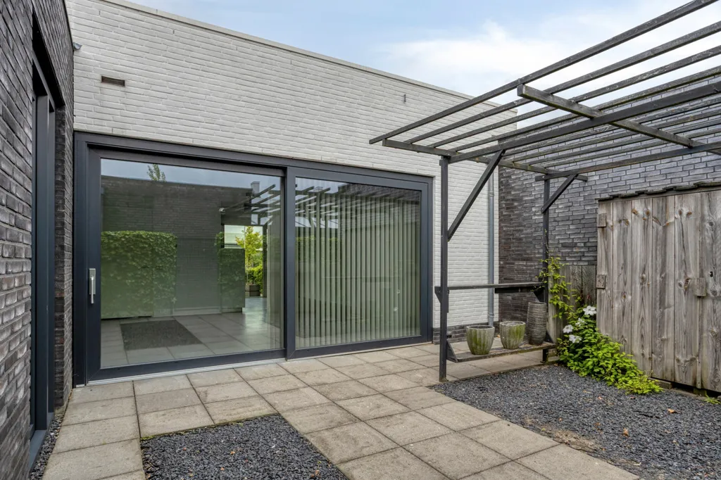 Aed - Modern Flat-Plan House with Patio in Kapelle