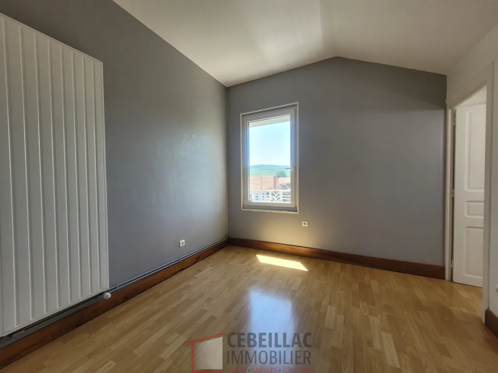 Habitaciones - 8-Piece House with Pool in Les Martres-de-Veyre
