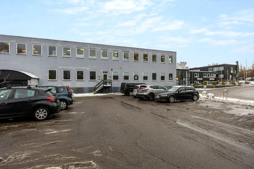 Välivaade - Commercial Space in Developing Area, Cinemabyen