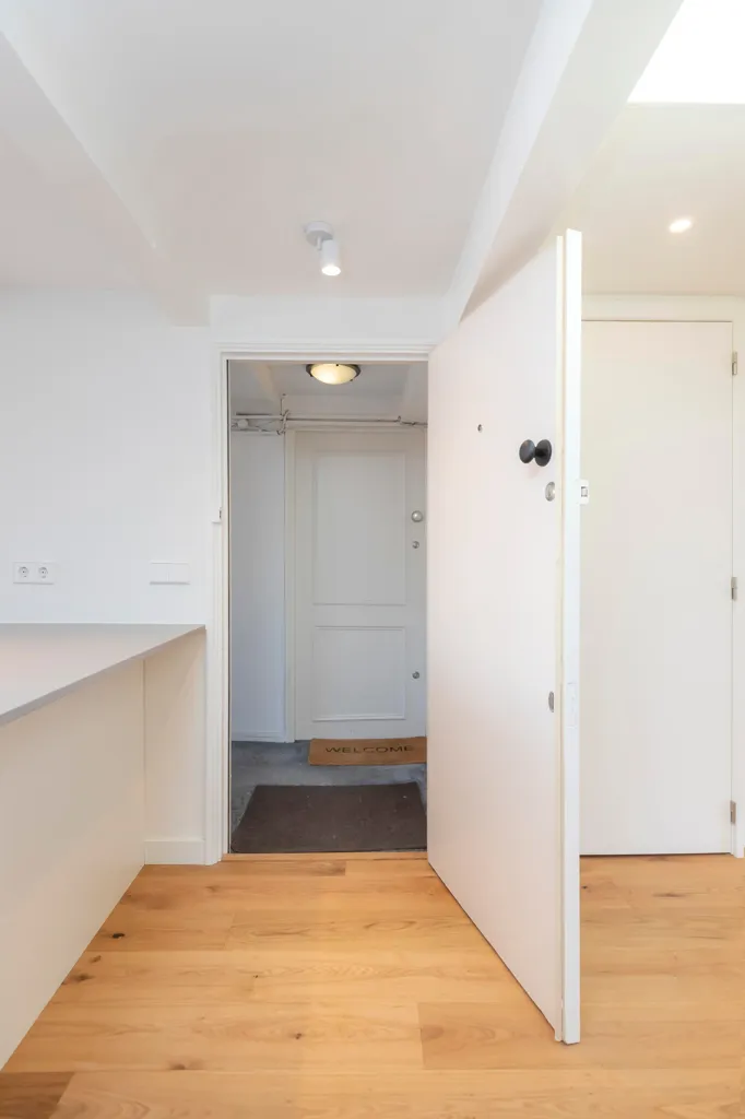 Esik - Renovated Duplex with Singel View in Amsterdam