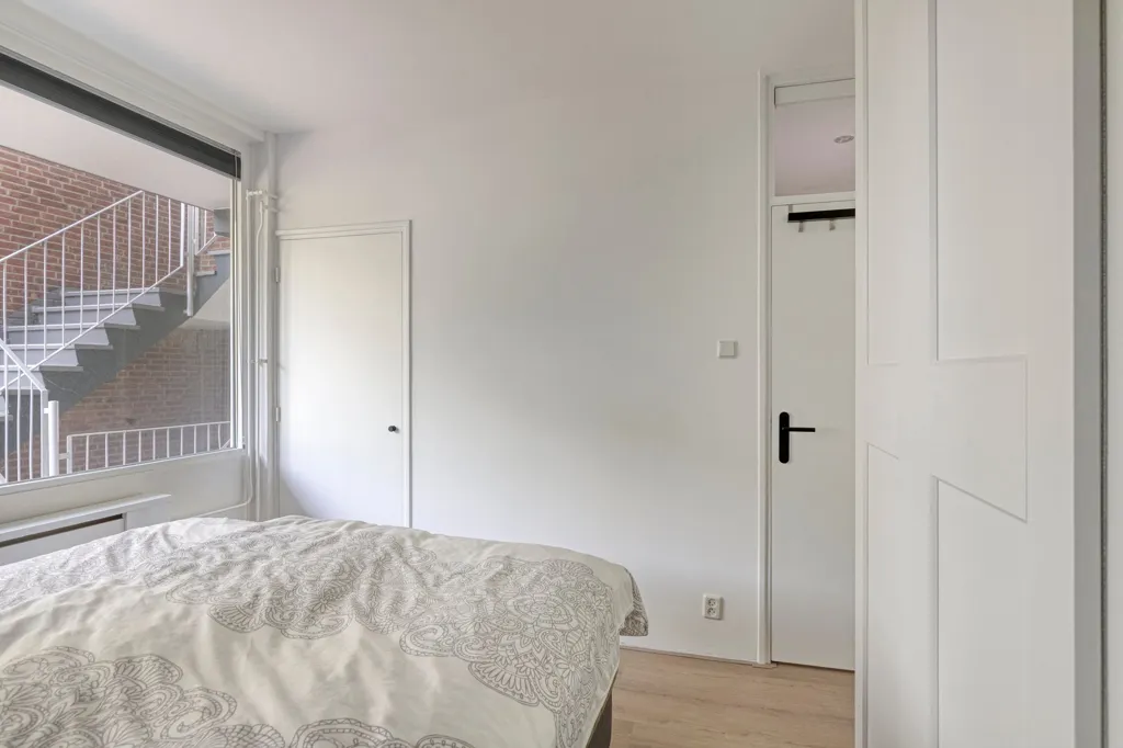 Chambres - Modern 3-Bedroom Flat with Balcony in Rotterdam