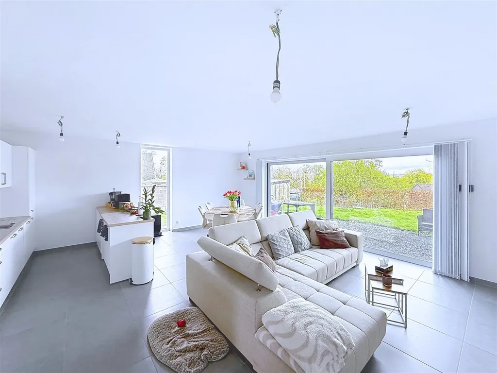 Soggiorno - Eco-Friendly House with Solar Panels in Cerexhe-Heuseux