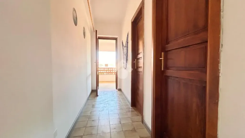 Esik - First Floor Apartment with Terrace in Scalea
