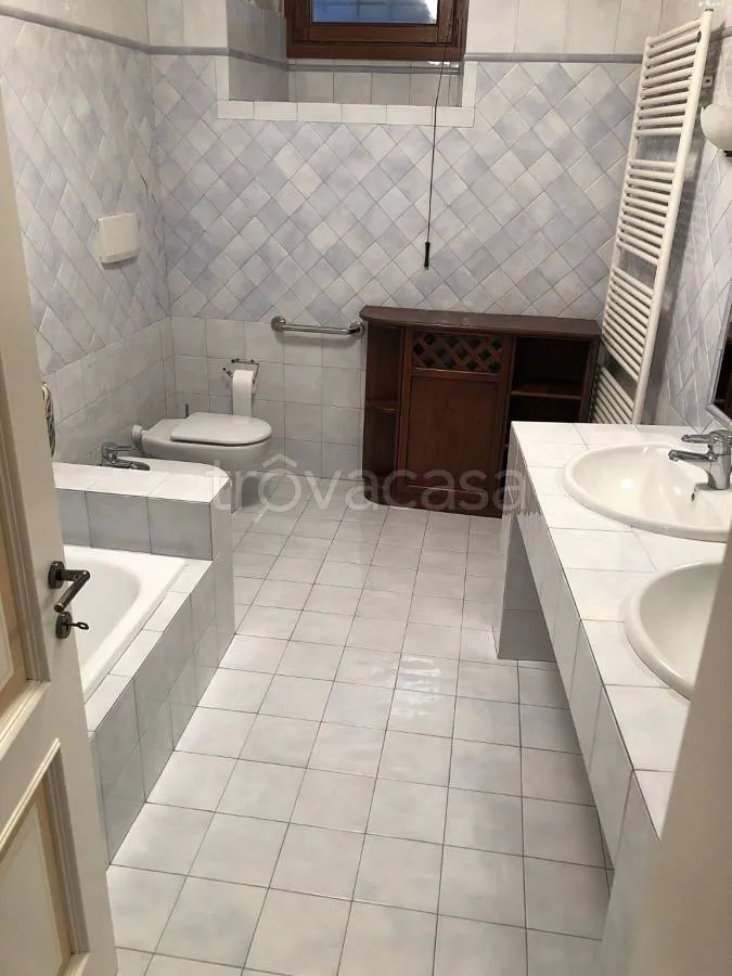 Bathrooms - Historic Villa with Panoramic View in Costigliole Saluzzo