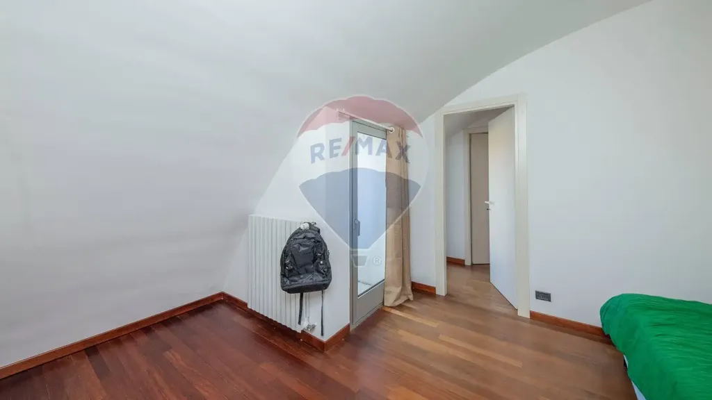 Pièces - Mansard Apartment in Historic Building, Enna