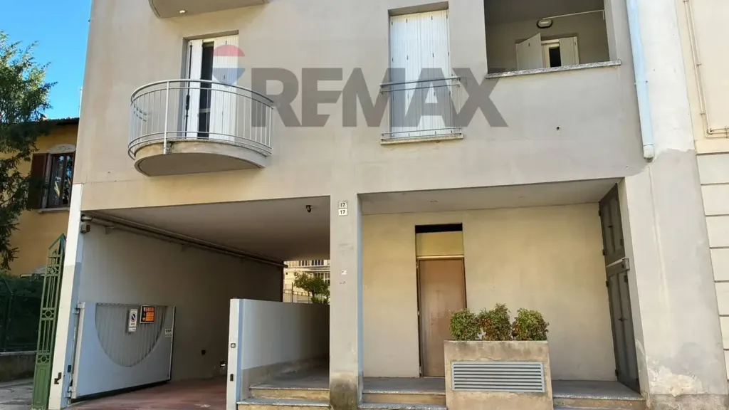 Esterno - Immobile commerciale da ristrutturare nel centro di Lecco