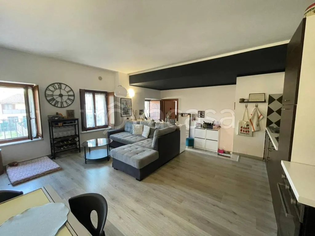 Séjour - Rearranged Apartment with Balcony in Collegno