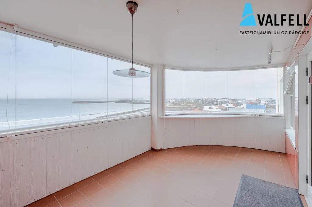 Balcone - Apartment with Panoramic View in Reykjavik