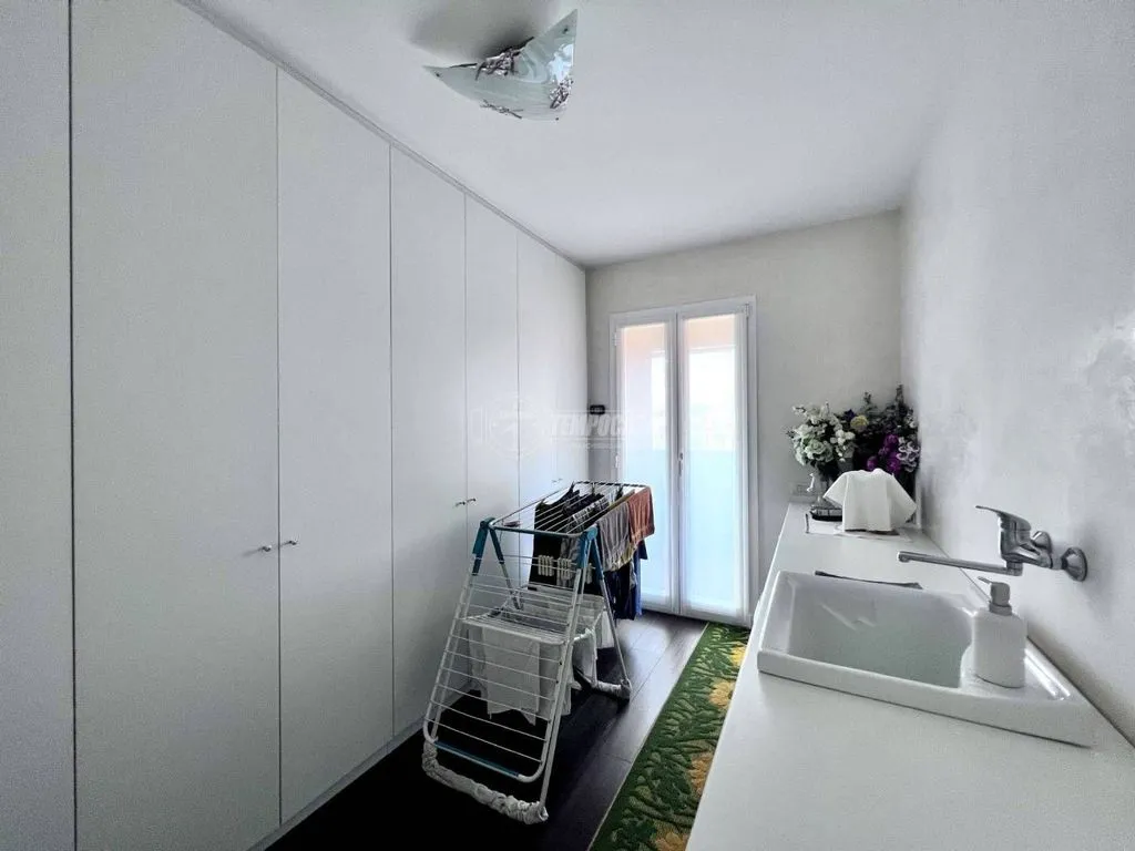 Pesuköök - Penthouse with Pool in Basiglio, Milan