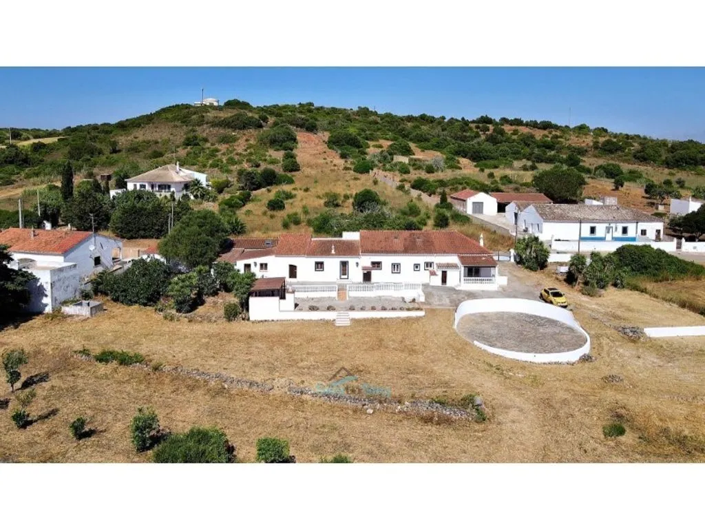 Vue aérienne - Luxury Farmhouse with Multiple Units in Vila do Bispo