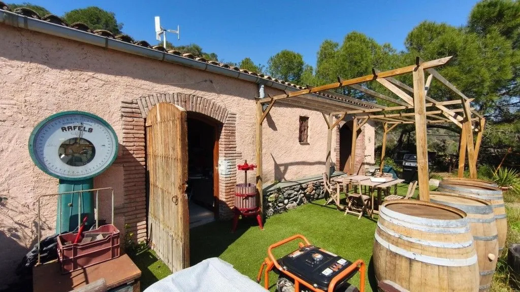 Aed - Boutique Vineyard with Winery in Priorat