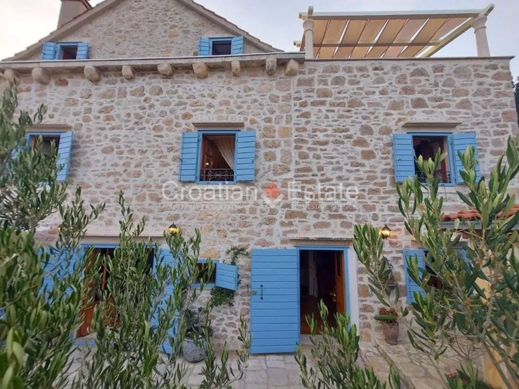 Välivaade - Stone House with Pool and Sea View in Postira
