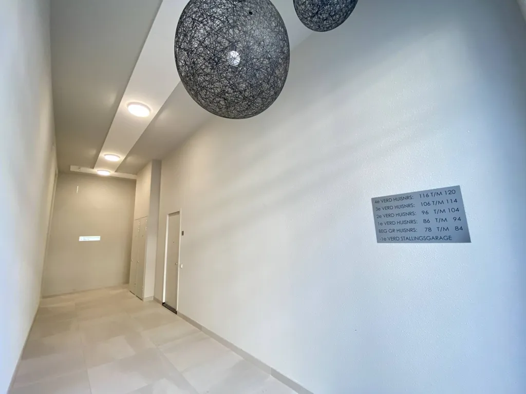 Esik - Apartment with Balcony in Utrecht
