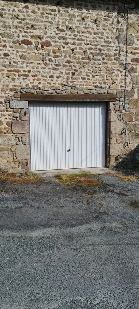 Välivaade - House with Garden and Garage in Creuse