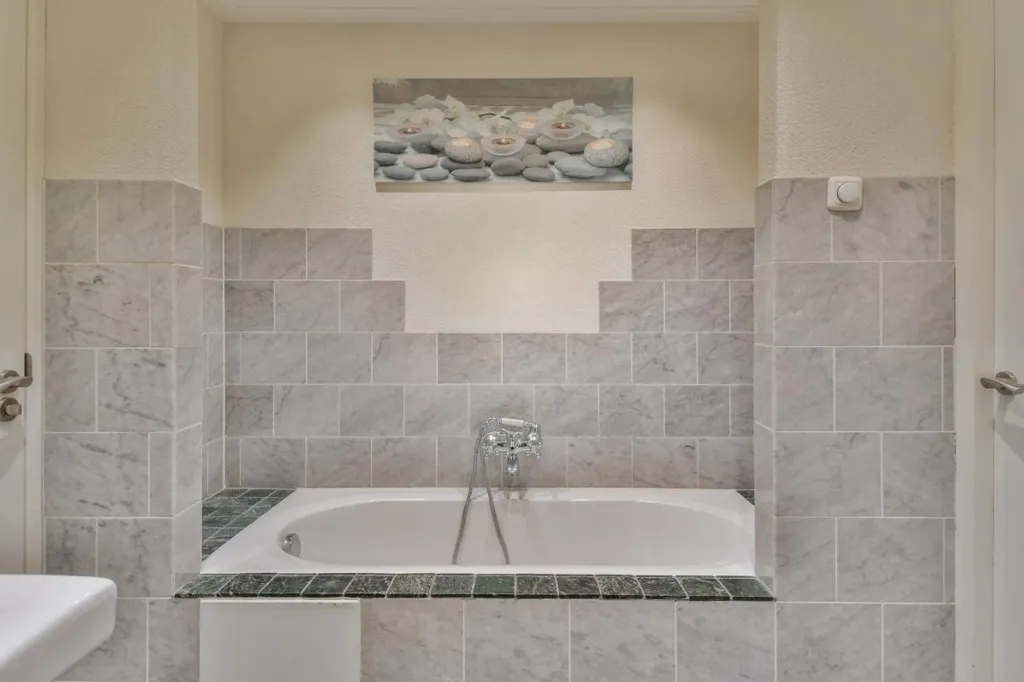Salles de bain - Corner Apartment with Balcony in Keizer Karelpark, Amstelveen