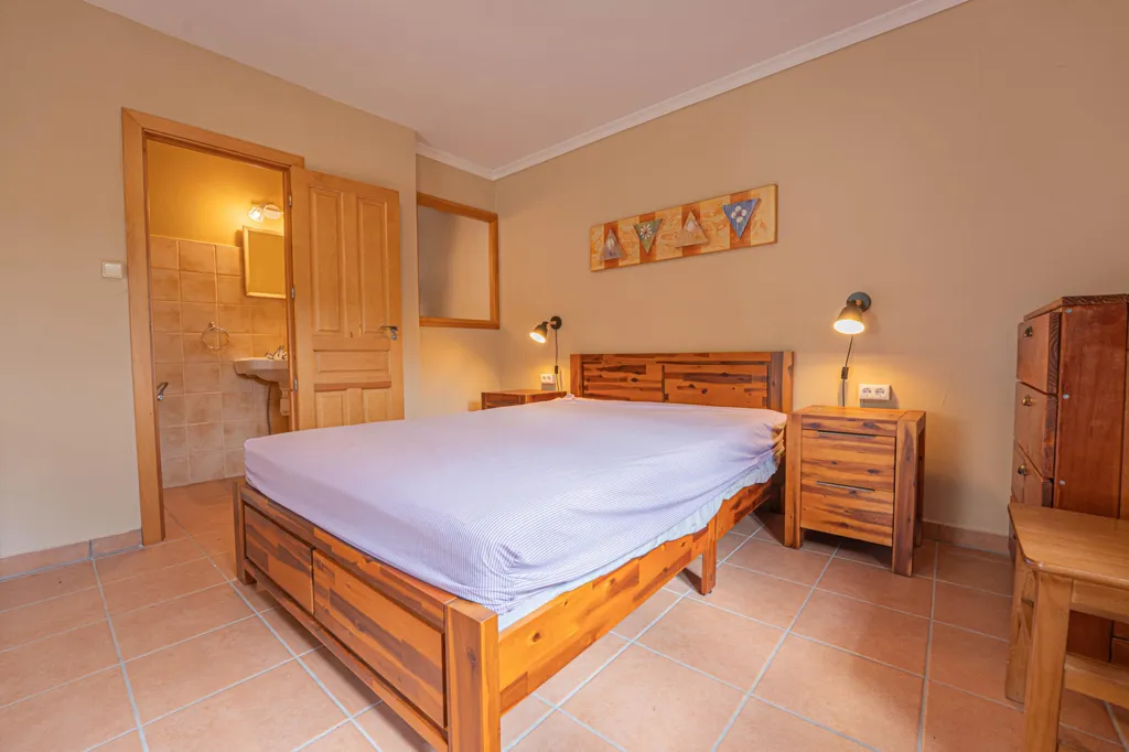 Chambres - Rustic Masia with Pool in Cabanelles