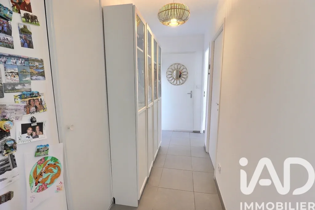 Esik - Modern Apartment with Panoramic Terrace in Marseille 13009