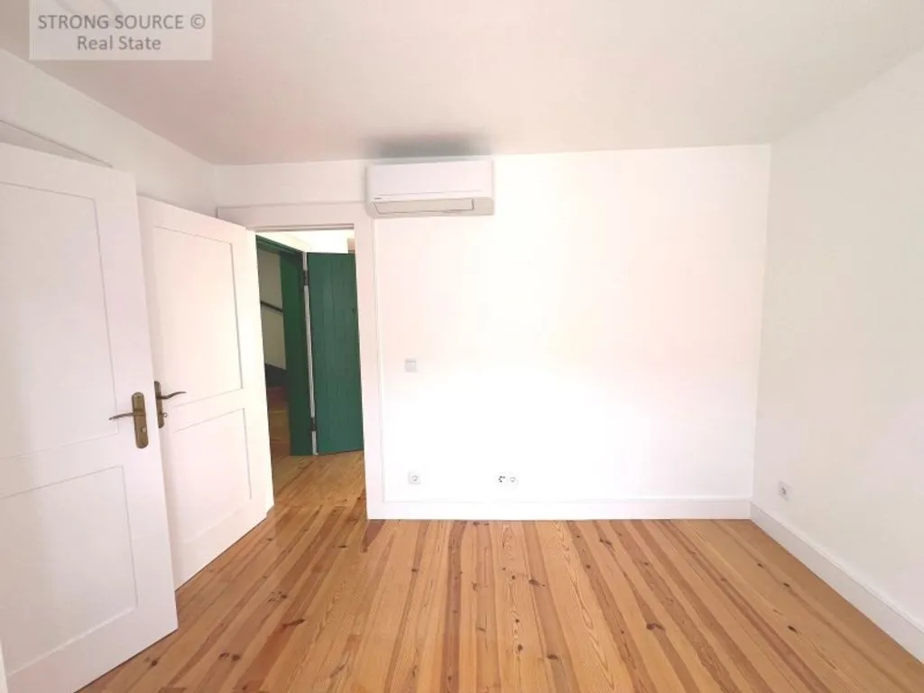 Toad - Luxury Apartments with River View in Graca, Lisbon