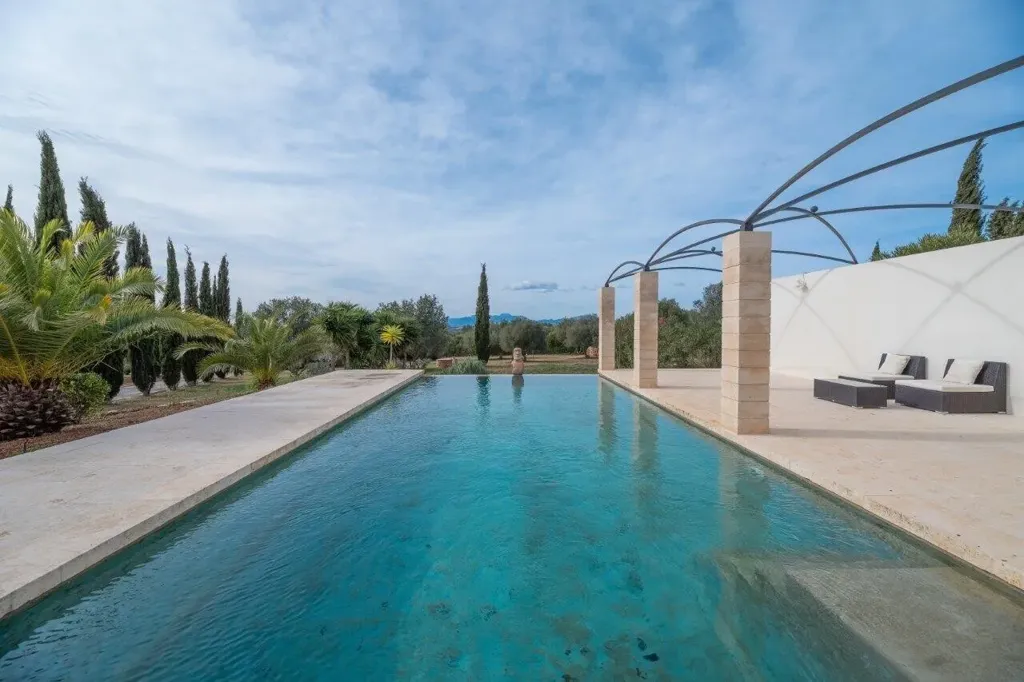Bassein - Rustic Finca with Panoramic Views in Manacor