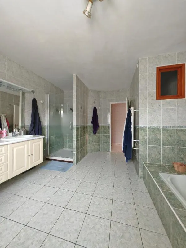 Bagni - Contemporary House with Pool near Orgelet