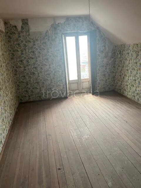 Rooms - Historic Villa with Mountain View in Roccavione